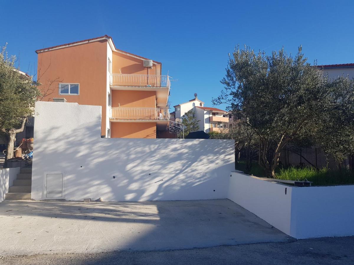 Apartman Mia With Pool1 Split Exterior photo