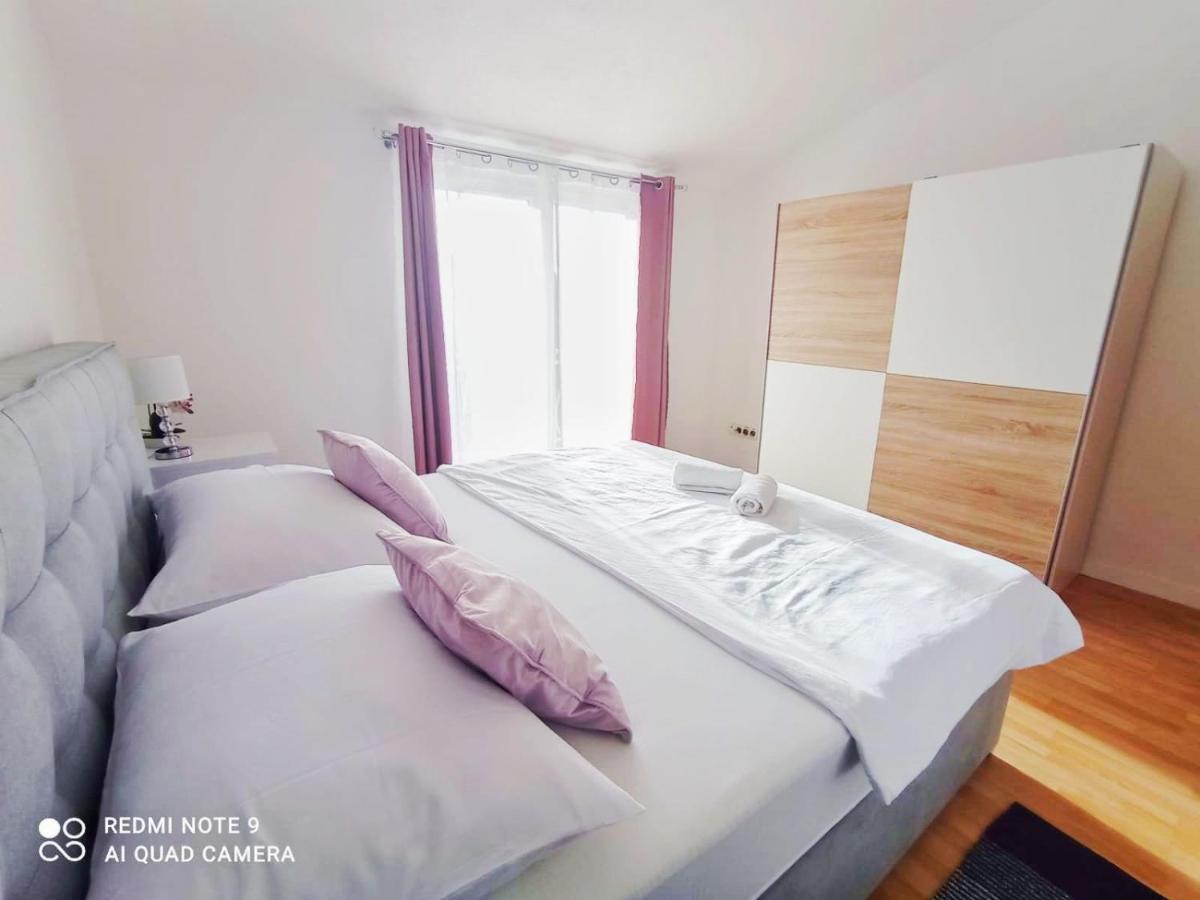 Apartman Mia With Pool1 Split Exterior photo